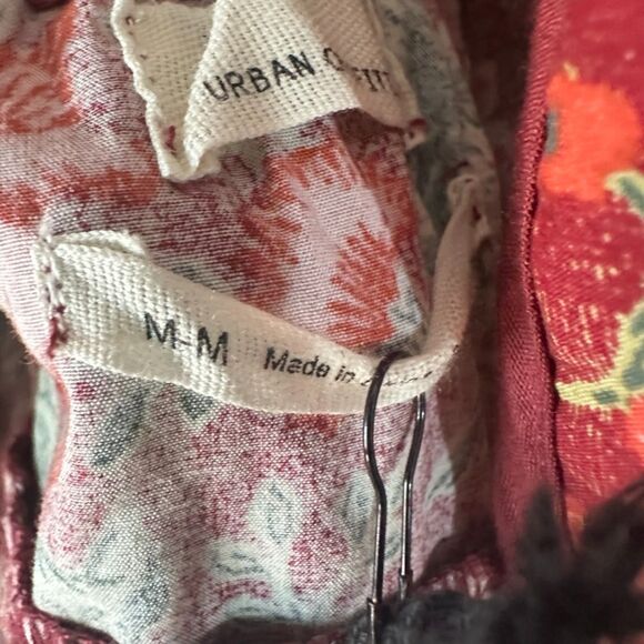 Laura Ashley UO Exclusive Tiered Bella Dress Floral Red Pink Exposed Back Medium - Picture 5 of 11